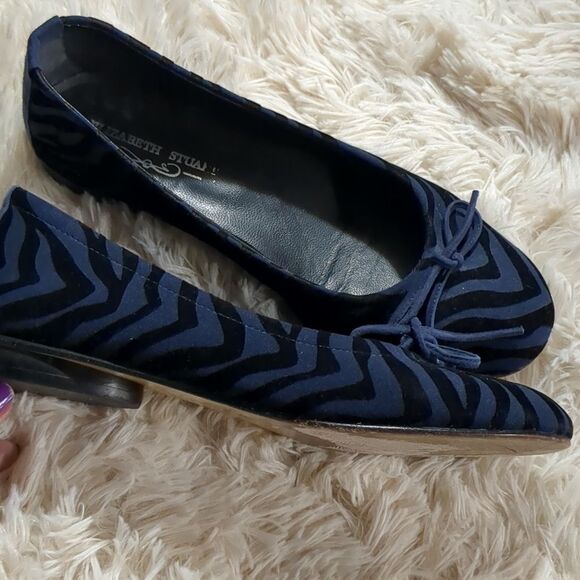 Elizabeth Stuart Black Navy Flocked Velvet Ballet Flats, Size 7.5 - Picture 3 of 7